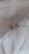 Load image into Gallery viewer, Silver Rose Ring