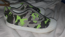 Load image into Gallery viewer, Camo Shoes
