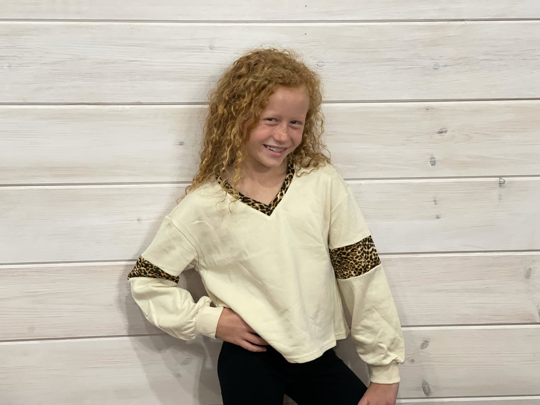 V-neck cheetah shirt