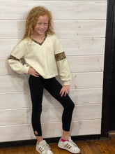 Load image into Gallery viewer, V-neck cheetah shirt
